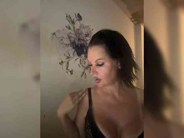 RoyalBreasts Sex Cam Show