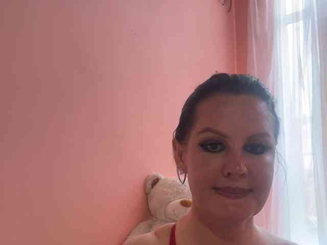 RoyalBreasts webcam