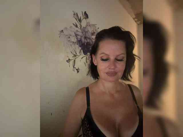 RoyalBreasts Sex Cam Show