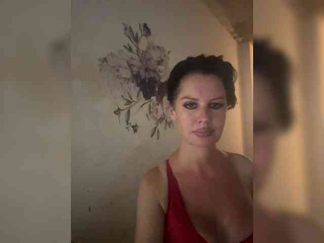 RoyalBreasts webcam