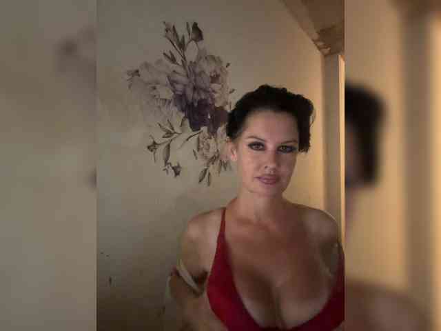 RoyalBreasts RoyalBreasts
