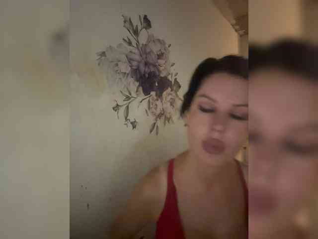 RoyalBreasts webcam
