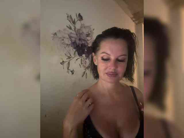 RoyalBreasts Sex Cam Show