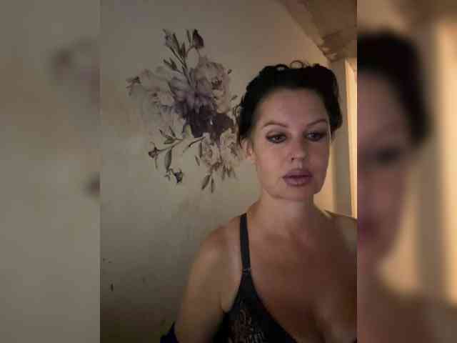 RoyalBreasts - Girl 
