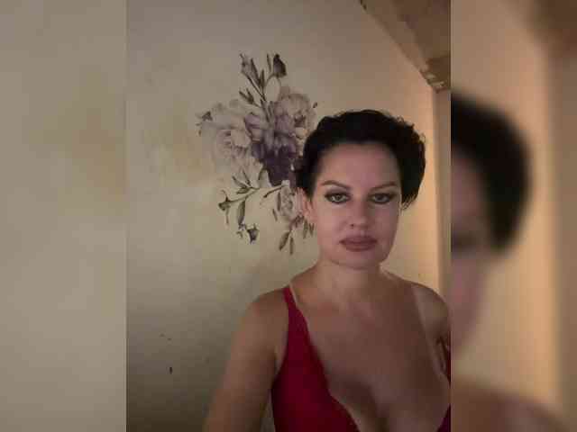 RoyalBreasts webcam