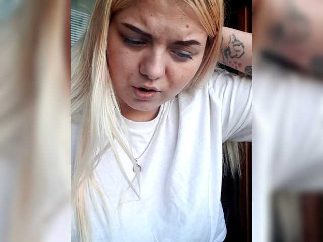 Kira-Kriss live cam on BongaCams