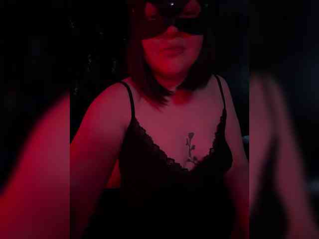 VikkiMommy webcam