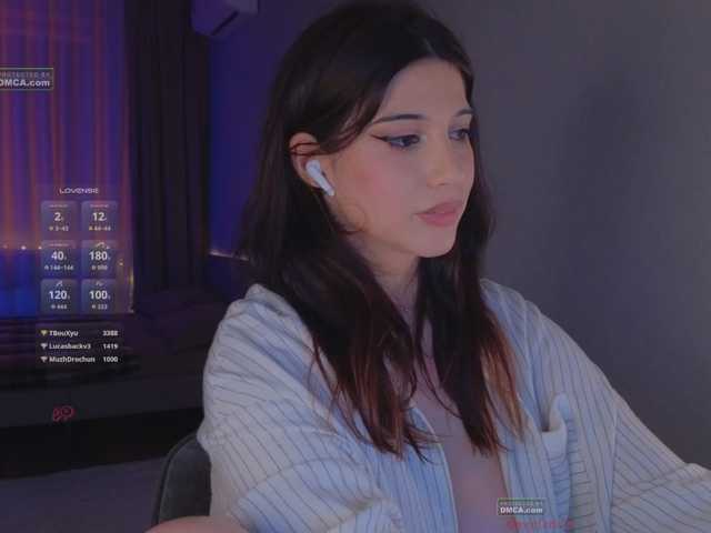 -umbre11a- live cam on BongaCams