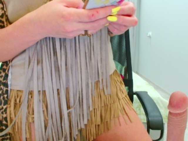 JuicyGloss live cam on BongaCams