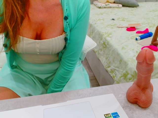 JuicyGloss live cam preview