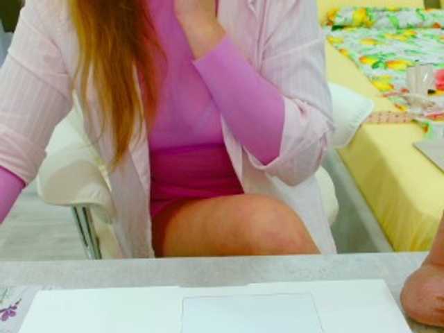 JuicyGloss live cam on BongaCams