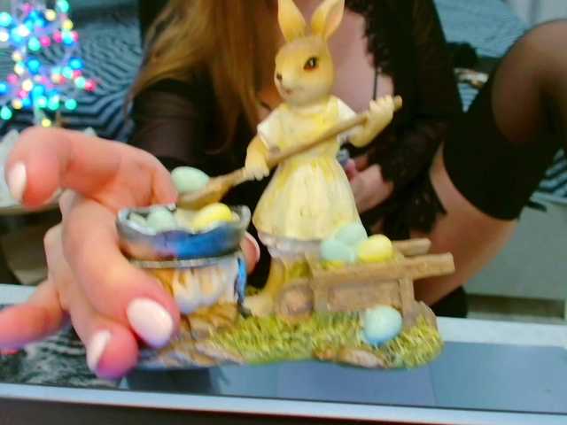 JuicyGloss's BongaCams show and profile