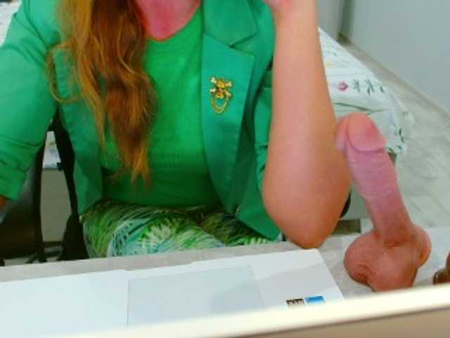JuicyGloss live cam on BongaCams
