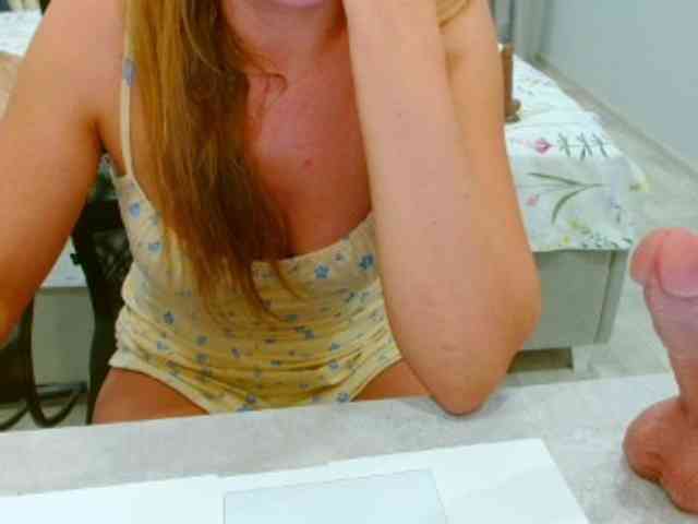JuicyGloss webcam