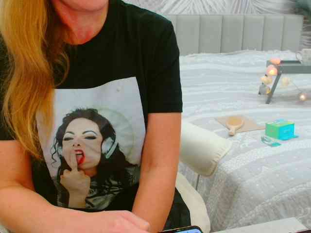 JuicyGloss webcam