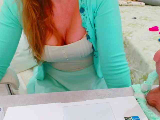 JuicyGloss webcam