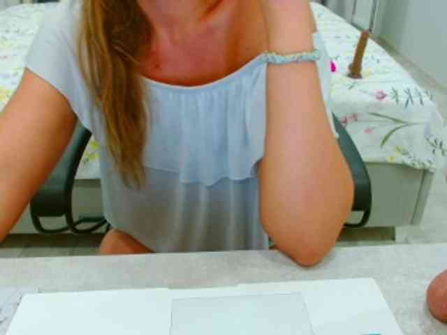 JuicyGloss webcam