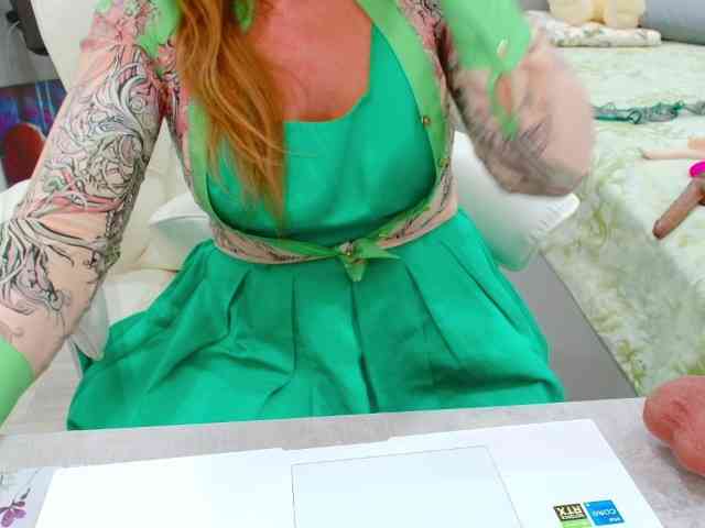 JuicyGloss webcam