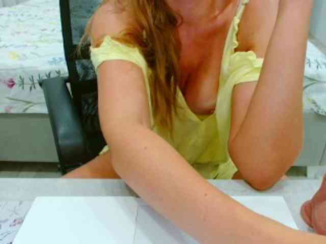 JuicyGloss webcam