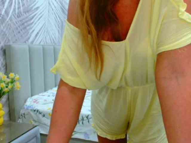 JuicyGloss webcam
