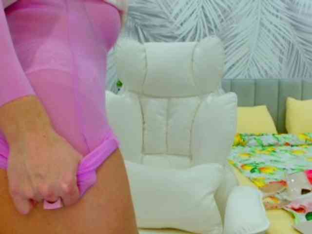 JuicyGloss webcam