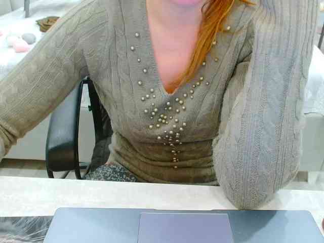 JuicyGloss webcam