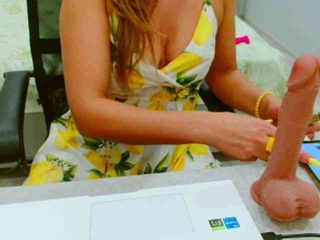 JuicyGloss webcam