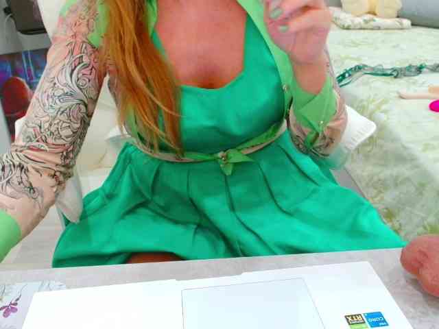 JuicyGloss webcam