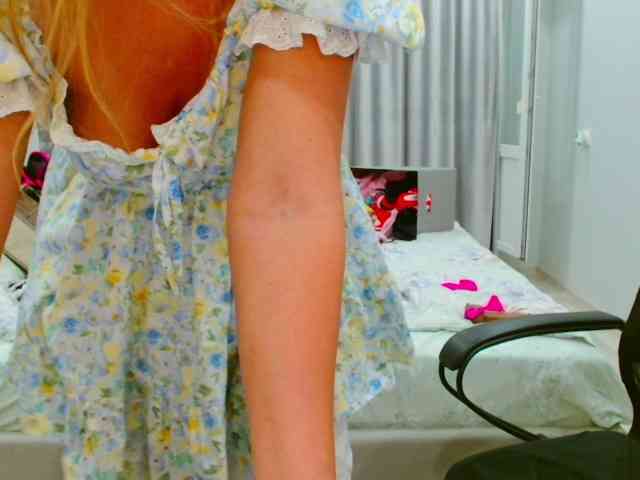 JuicyGloss webcam