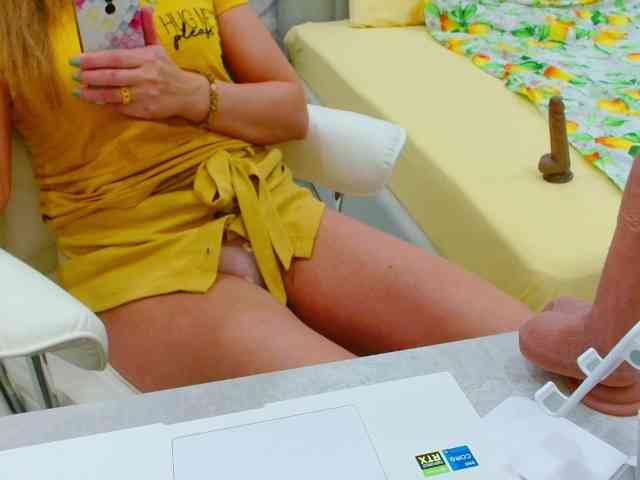 JuicyGloss webcam