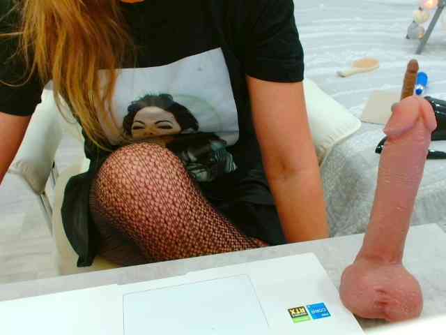 JuicyGloss webcam