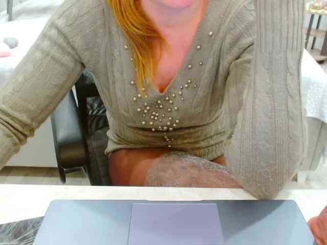 JuicyGloss webcam
