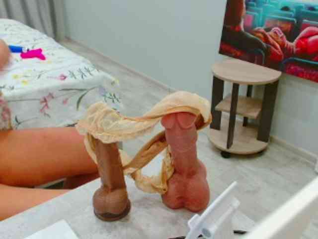 JuicyGloss webcam