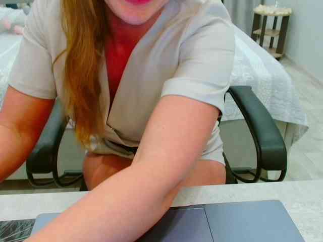JuicyGloss webcam