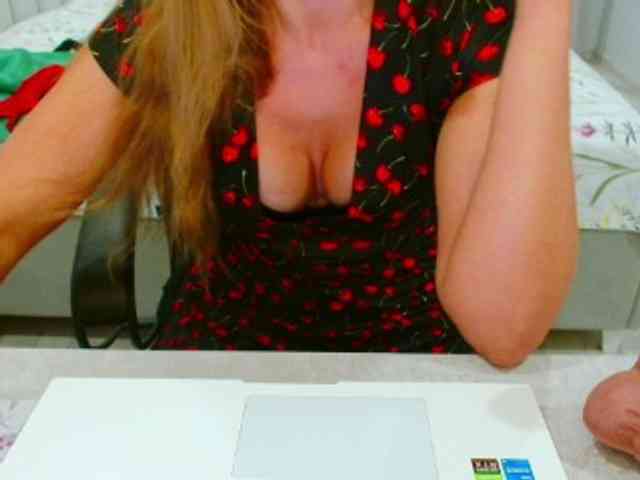 JuicyGloss webcam