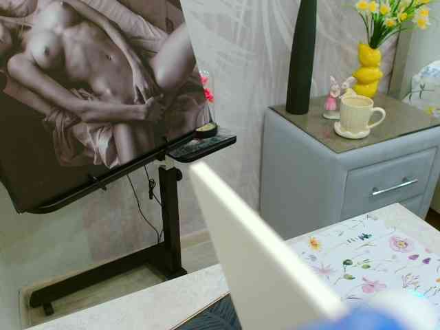 JuicyGloss webcam