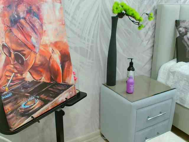 JuicyGloss webcam