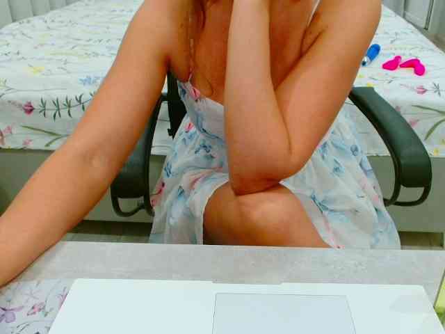 JuicyGloss webcam