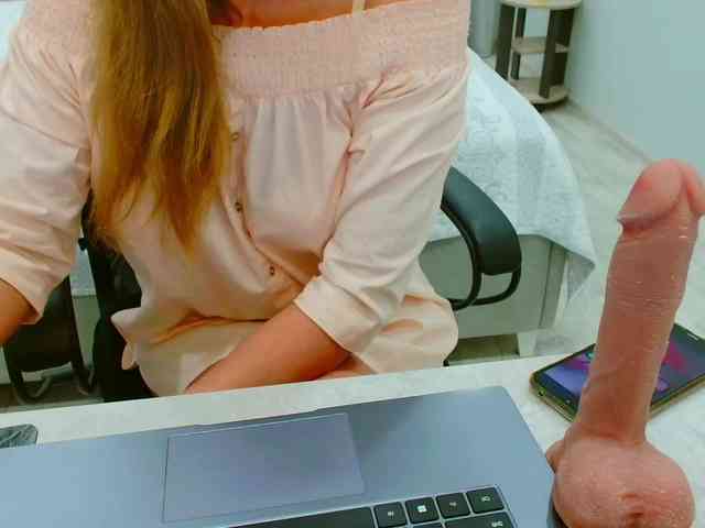 JuicyGloss webcam