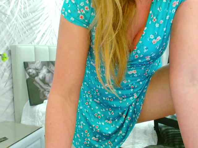 JuicyGloss webcam