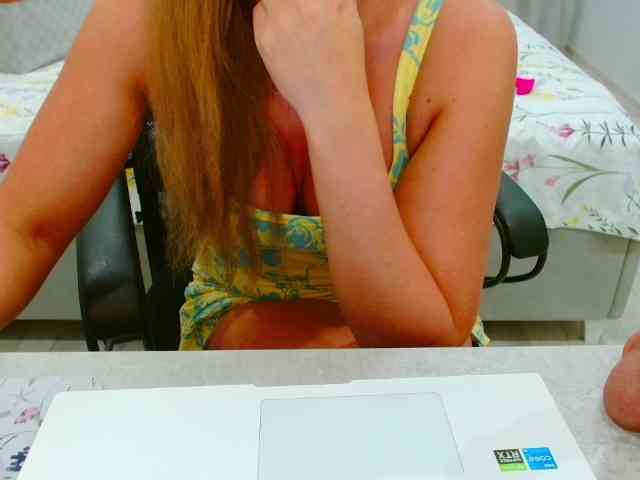 JuicyGloss webcam