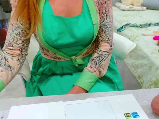 JuicyGloss webcam