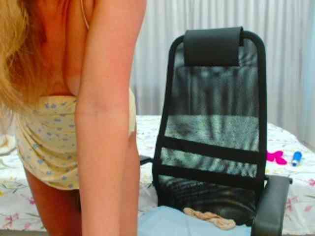 JuicyGloss webcam
