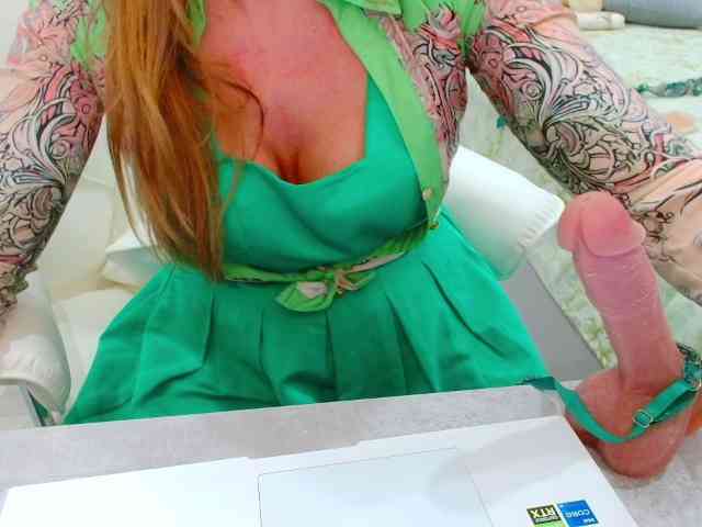 JuicyGloss webcam