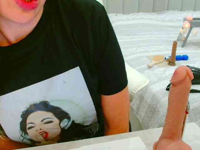 JuicyGloss webcam