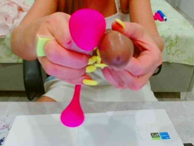 JuicyGloss webcam