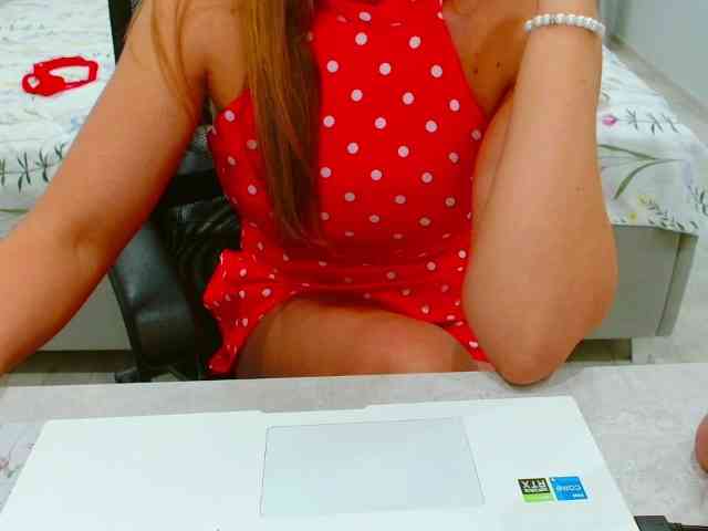 JuicyGloss webcam