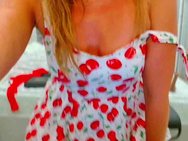 JuicyGloss webcam