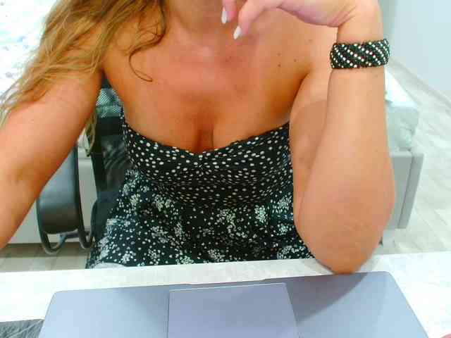 JuicyGloss JuicyGloss