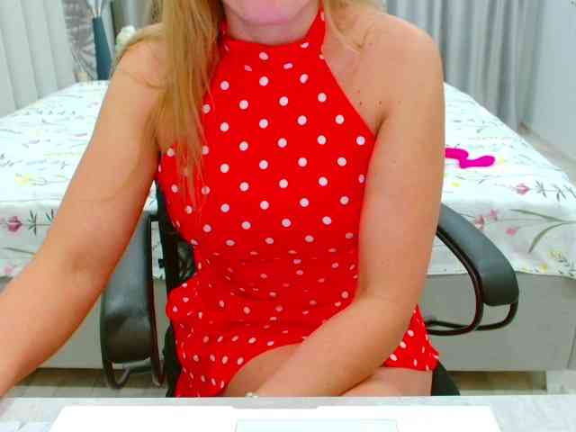 JuicyGloss webcam
